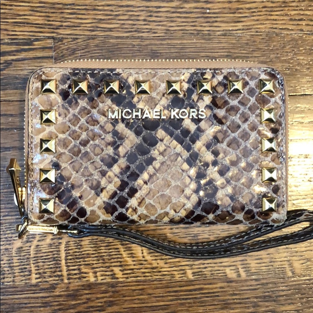 Authentic Michael Kors Wristlet wallet Card holder